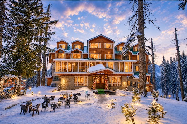 Rosewood Hut/Hotel