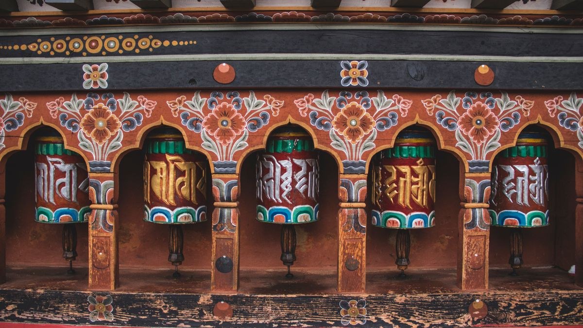 BHUTAN – LAND OF HAPPINESS